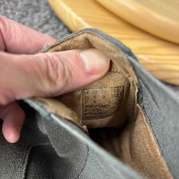 Clarks Ledella Chelsea Boots Womens Size 6 Gray Suede Block Heel Ankle Booties - Picture 9 of 11